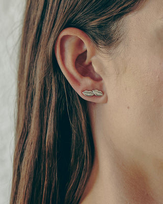 THE LIP SUTRA STUDS