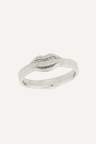 THE LIP SUTRA RING