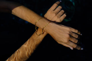 THE LIP SUTRA NECKLACE